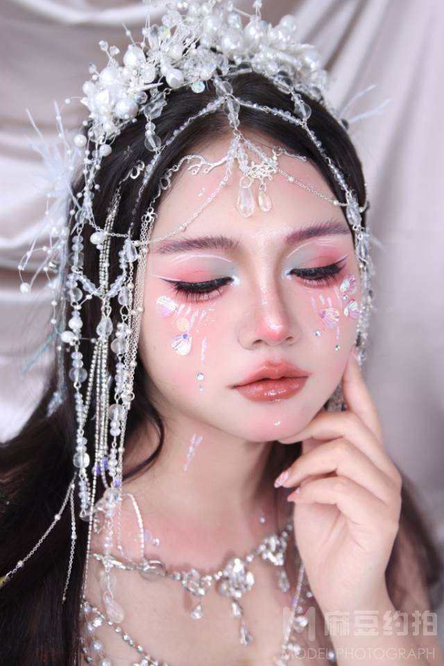 妆容模特