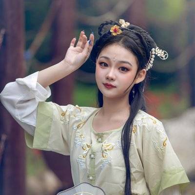 汉服模特