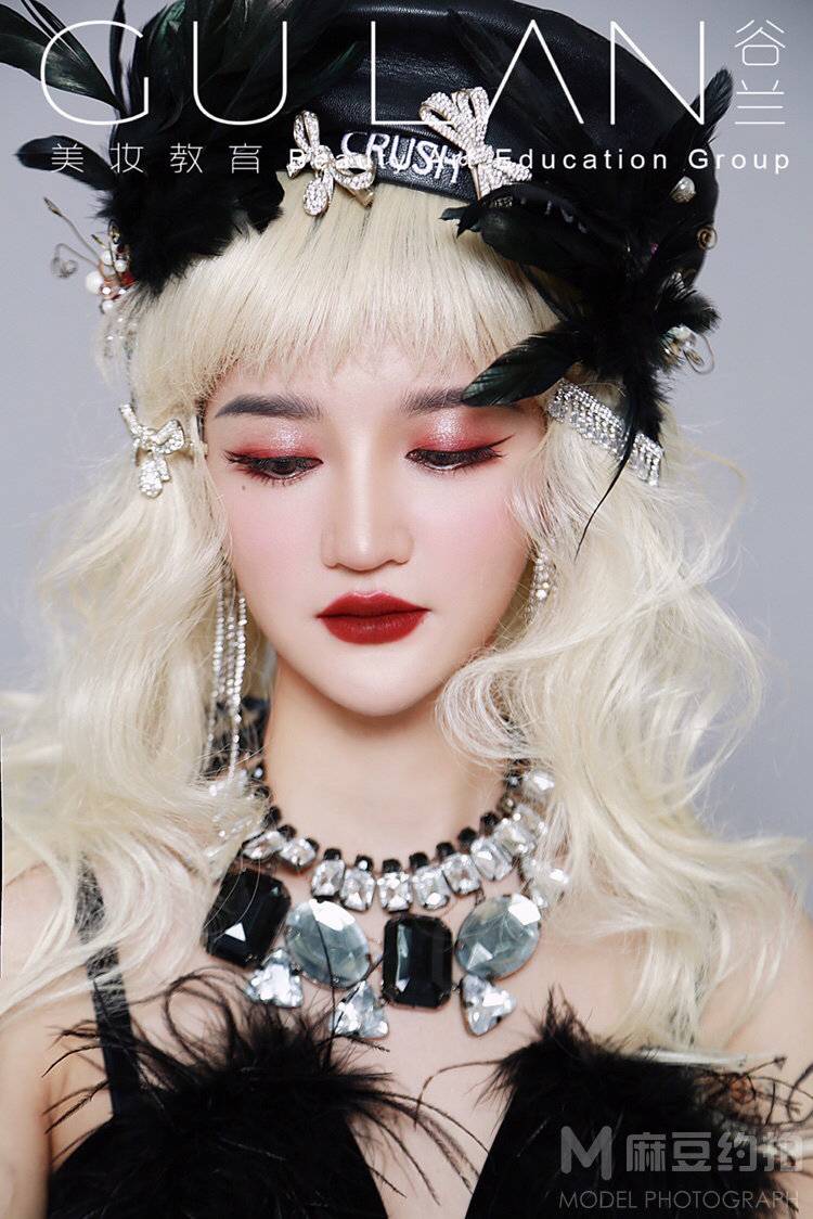 暗黑模特
