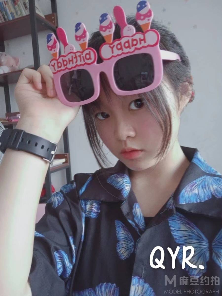 校园模特