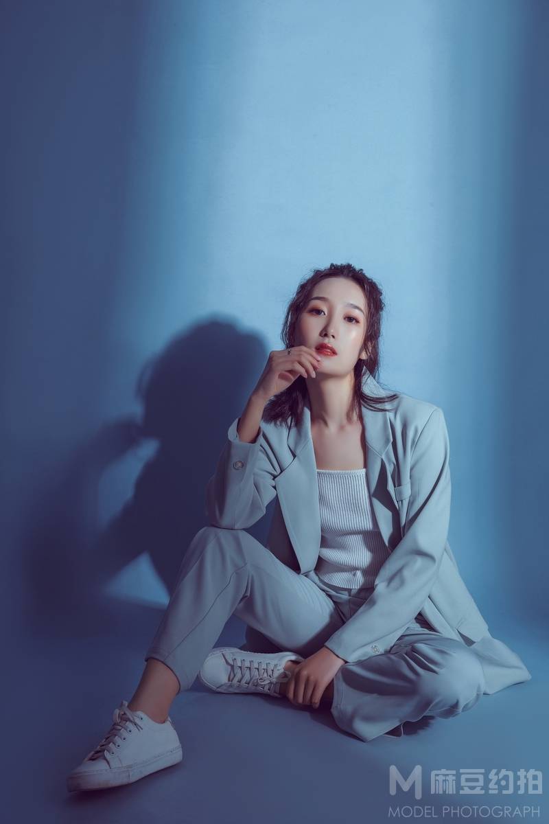 情绪模特