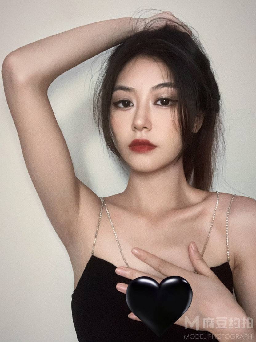 黑白模特
