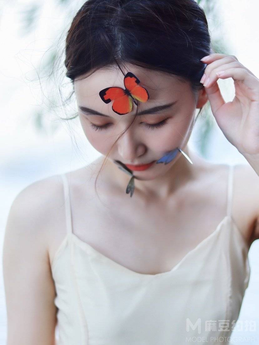 情绪模特