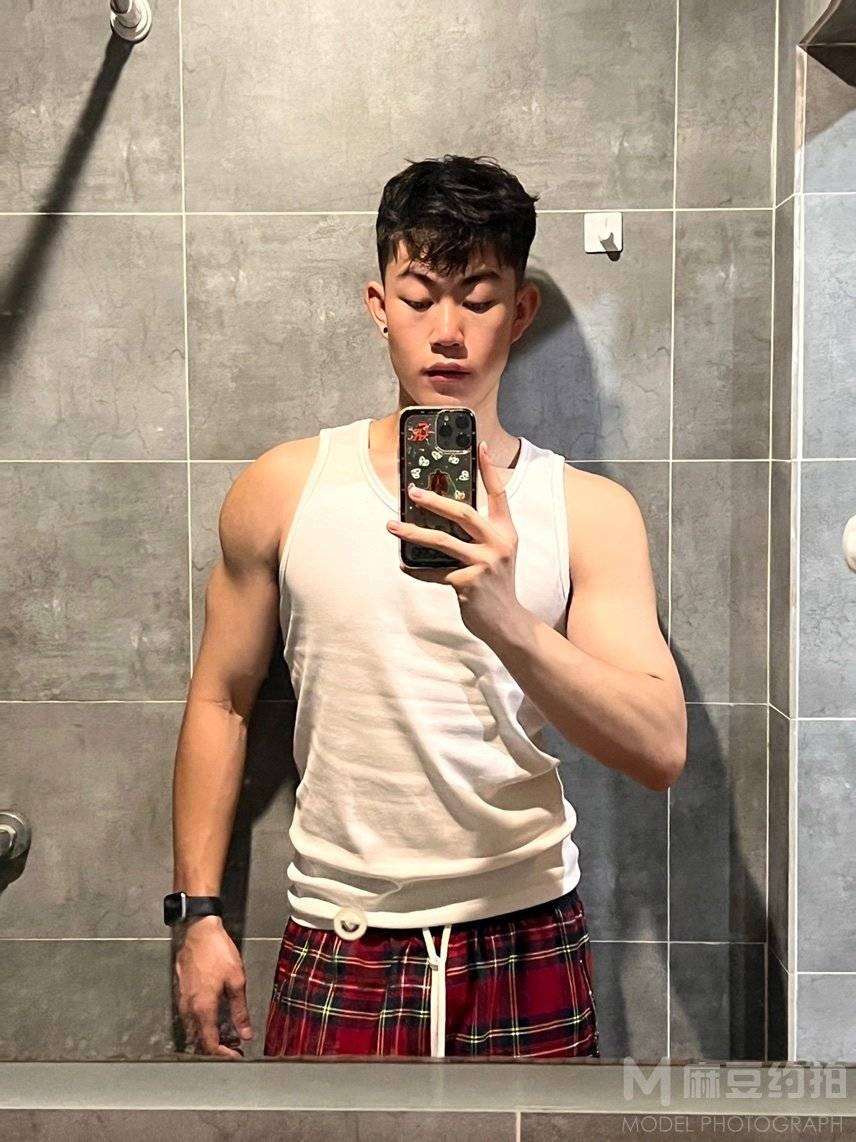 黑白模特