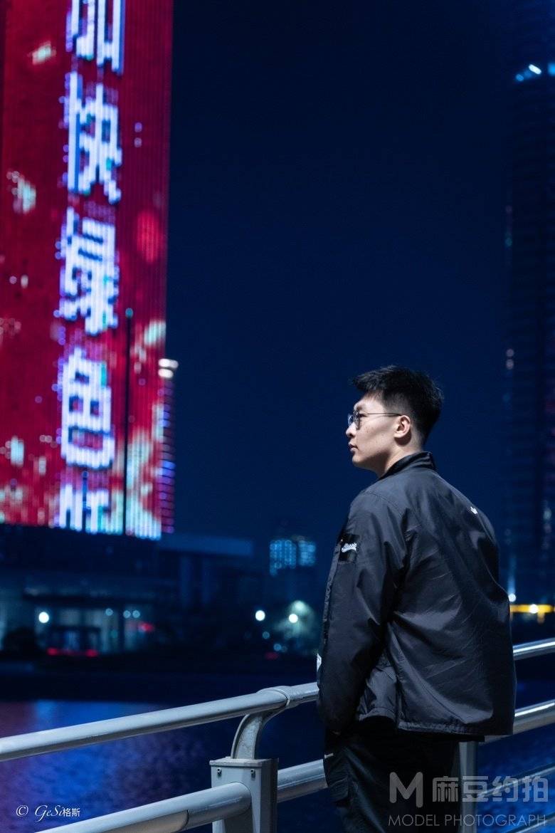 夜景模特