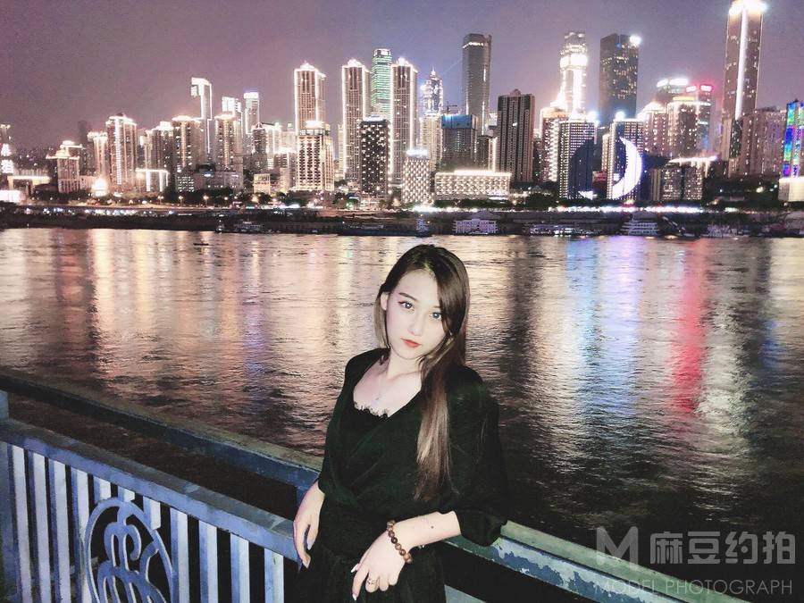 夜景模特