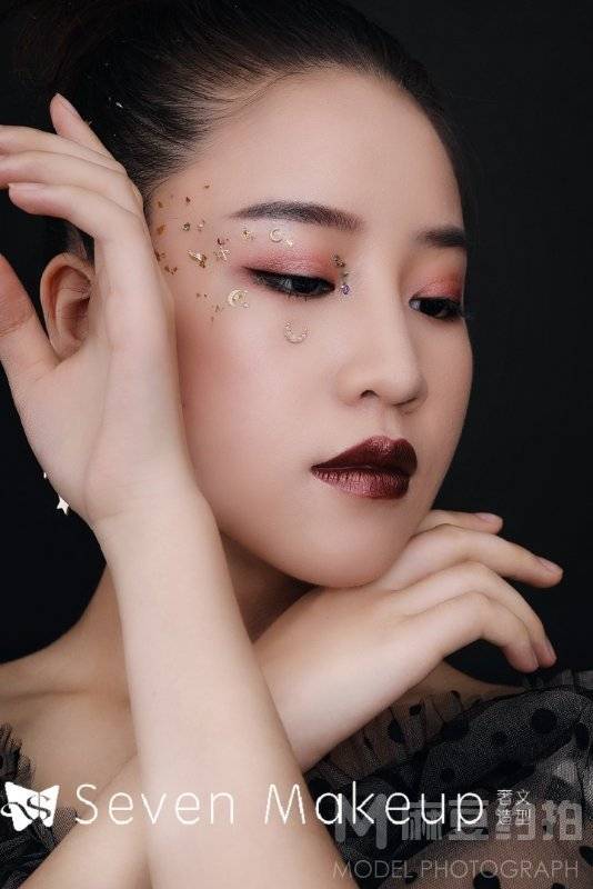妆容模特