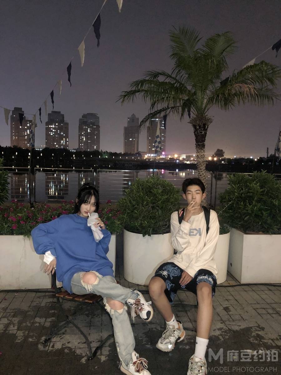 夜景模特