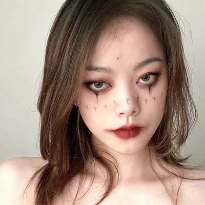 黑白模特