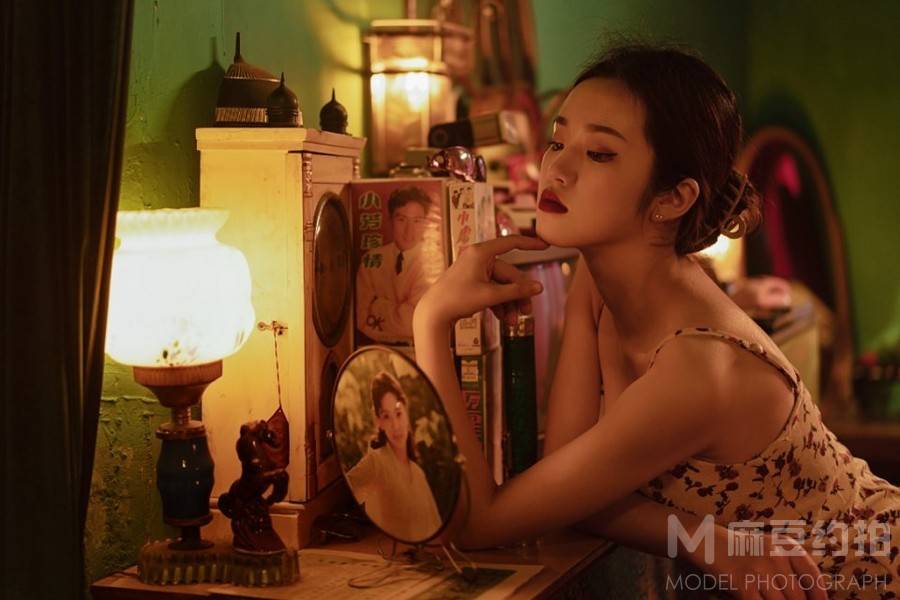 情绪模特