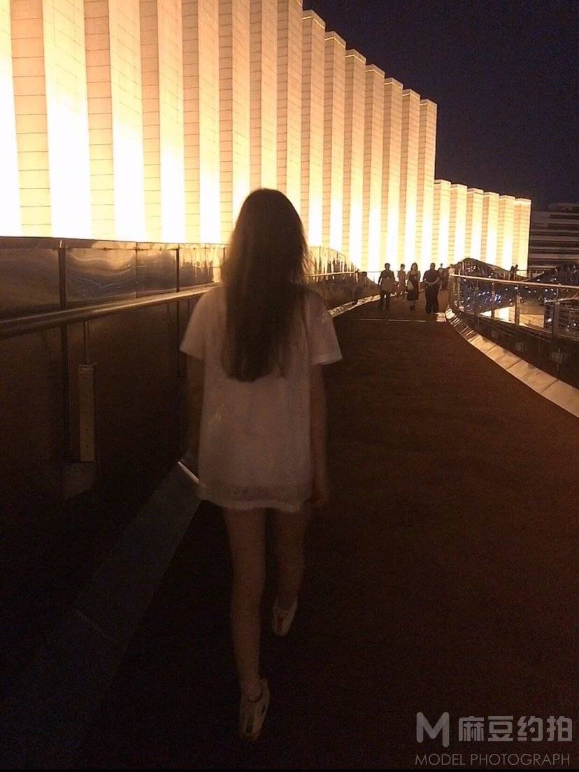 夜景模特