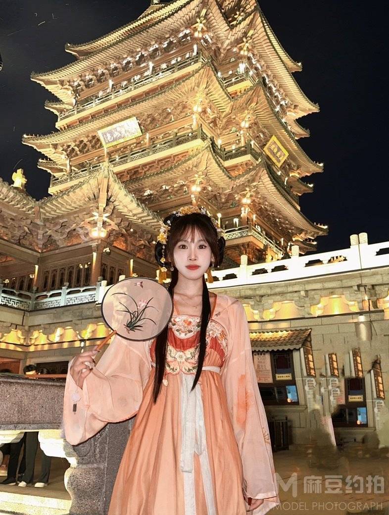 校园模特