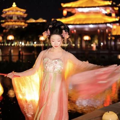 汉服模特