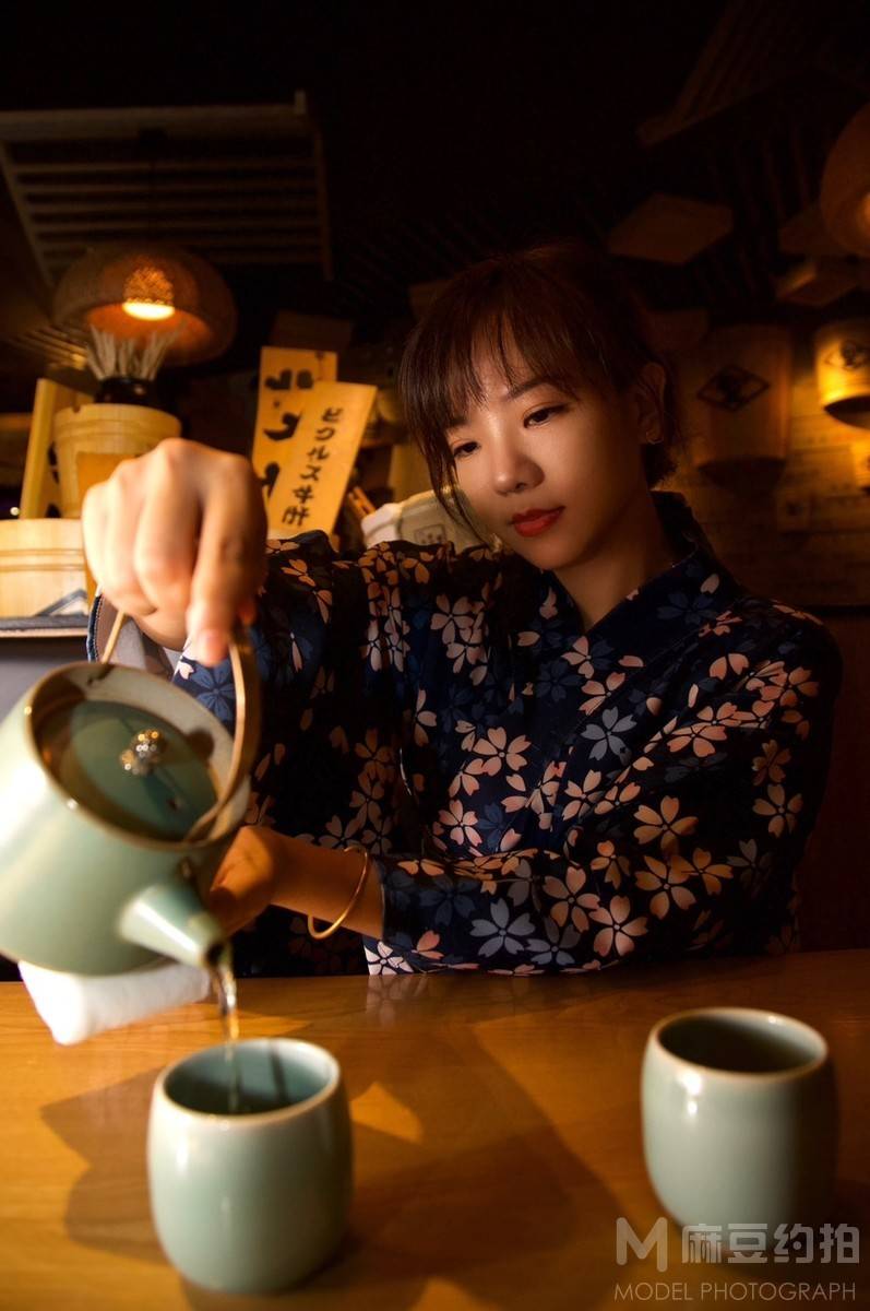 情绪模特