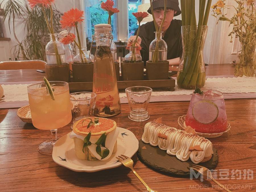 情绪模特