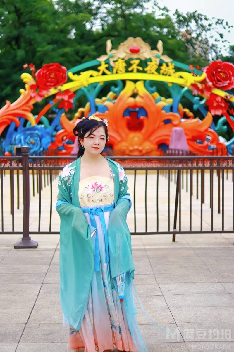 汉服模特