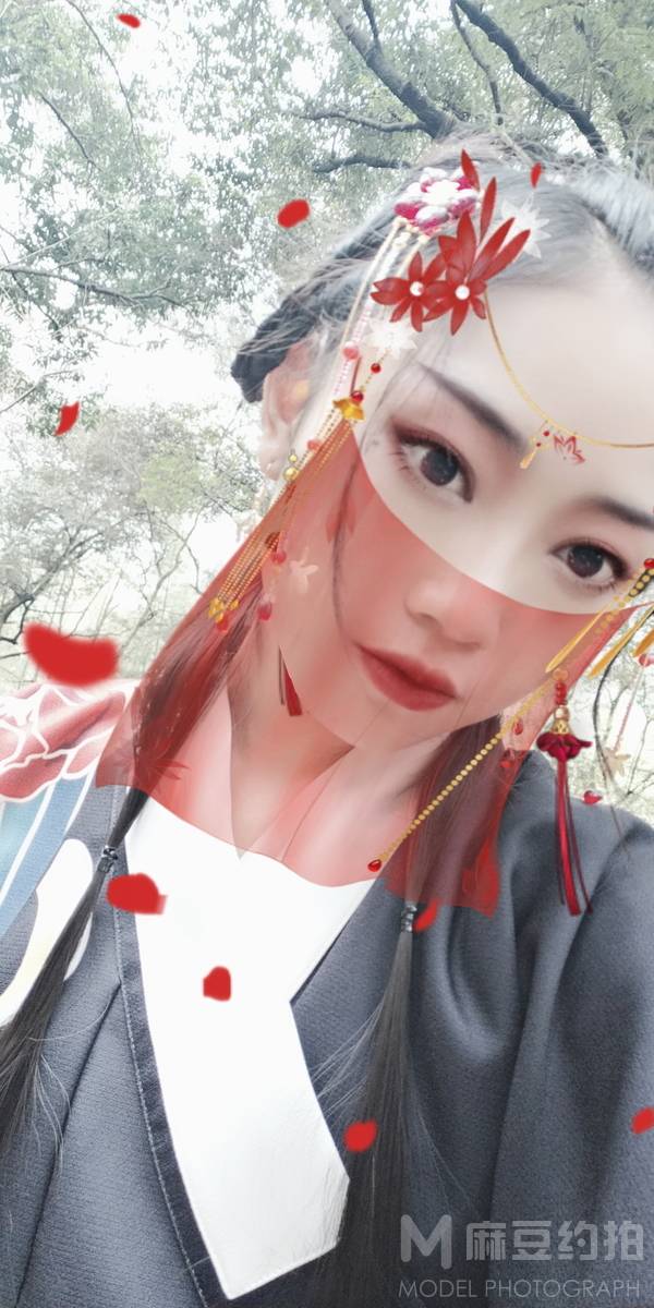 情绪模特