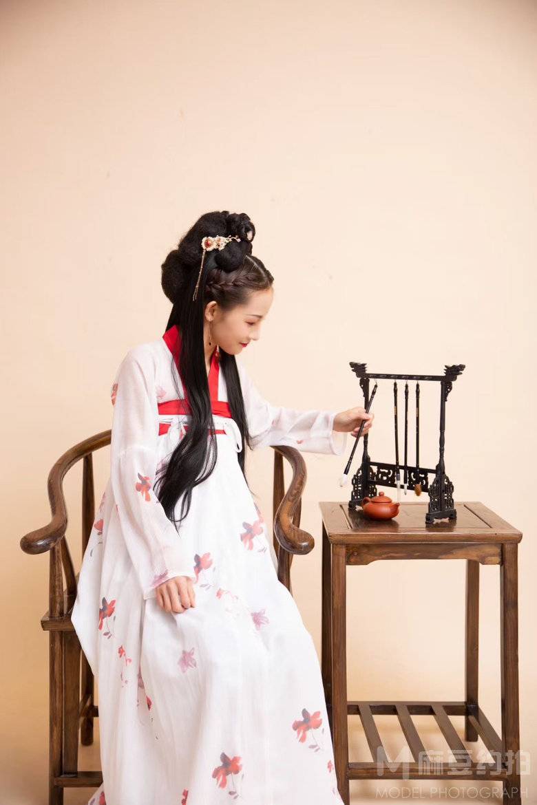 汉服模特