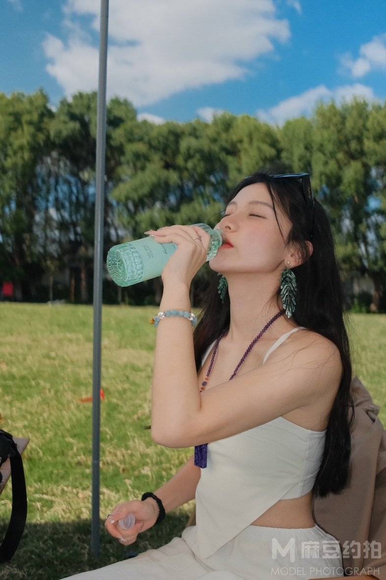 妆容模特