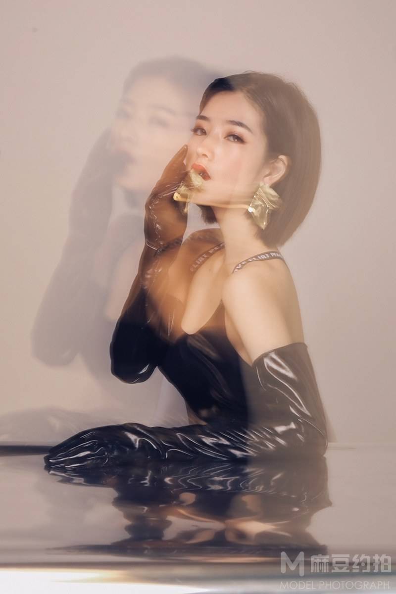 情绪模特