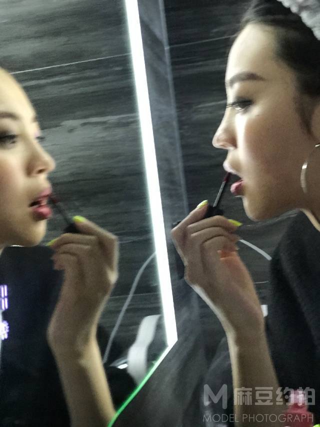 妆容模特