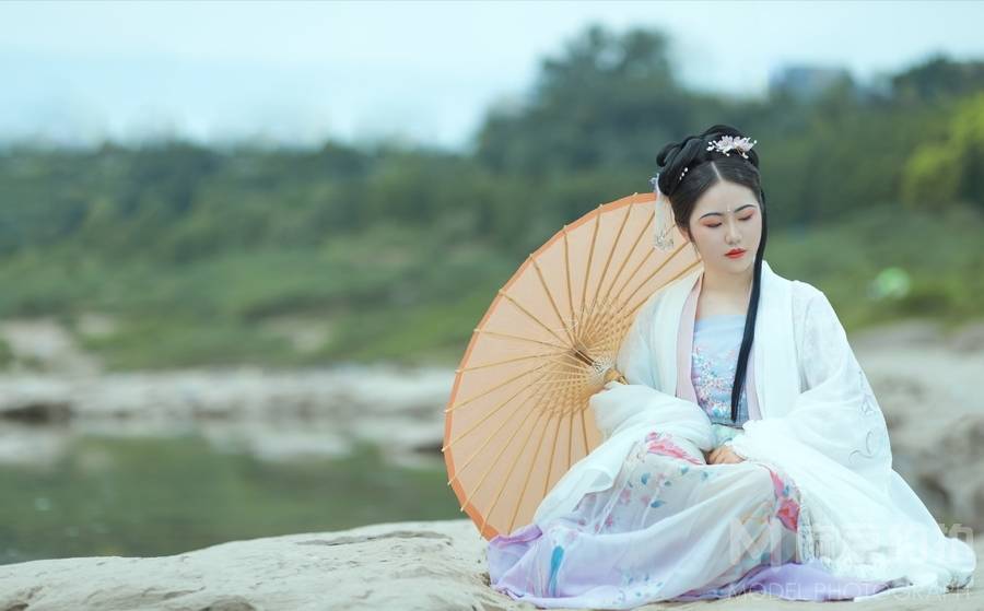 汉服模特