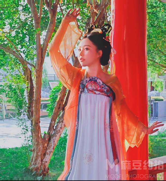 汉服模特