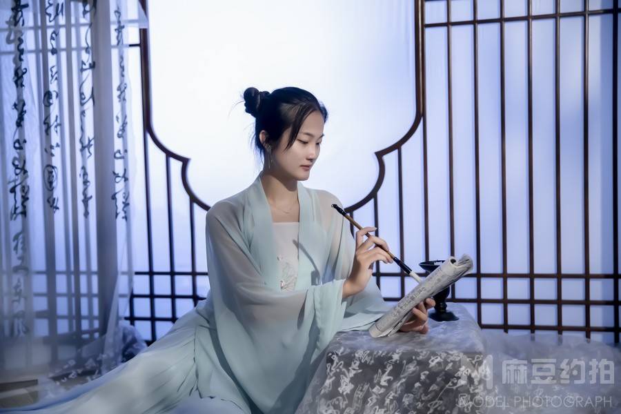 汉服模特