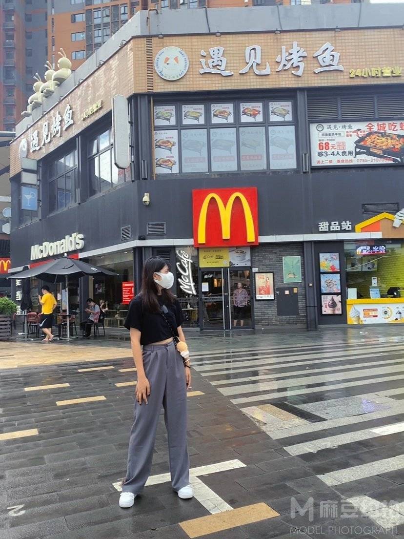 校园模特