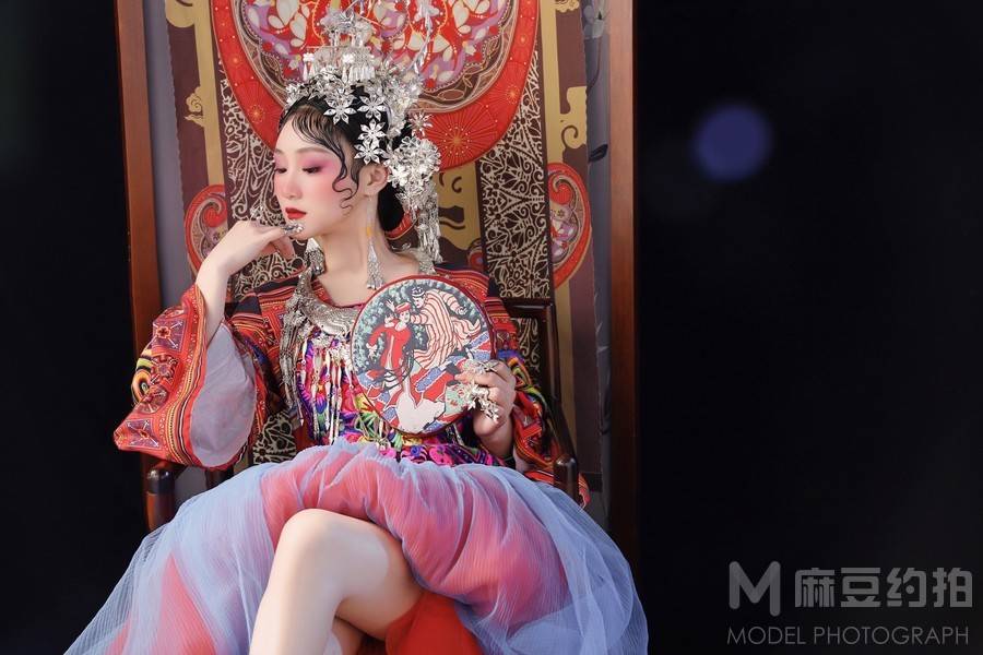 情绪模特