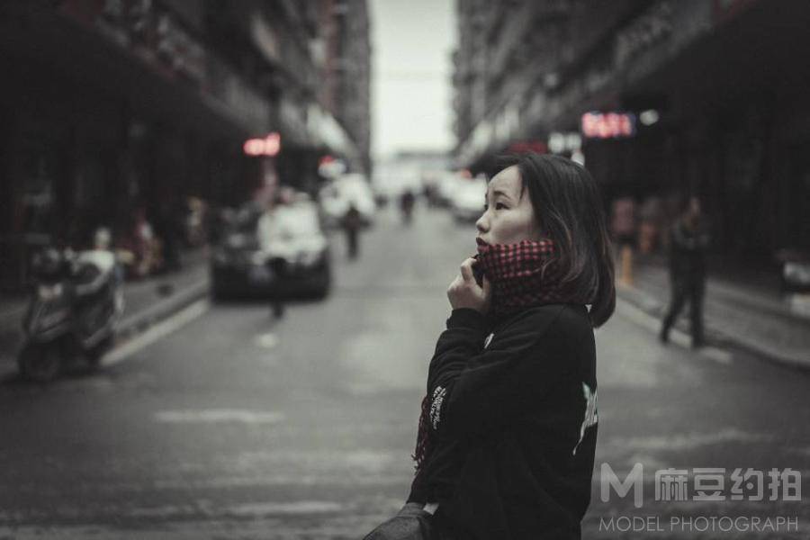 情绪模特