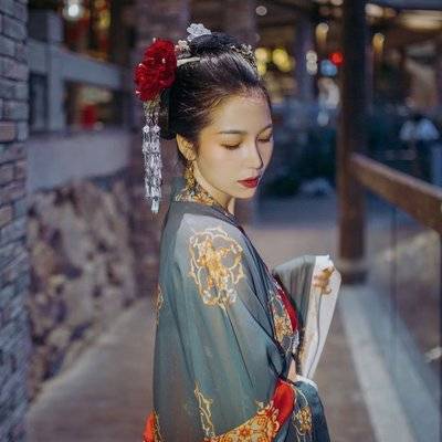 汉服模特
