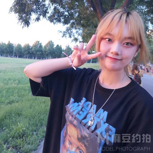 校园模特