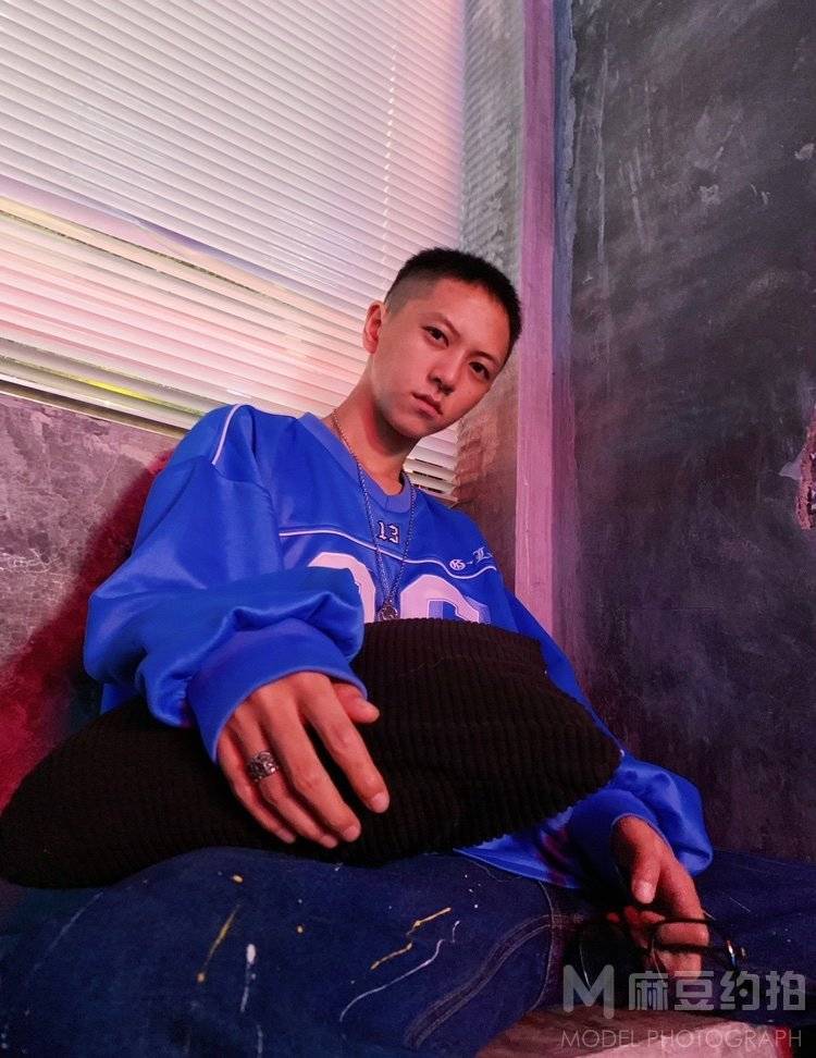 黑白模特