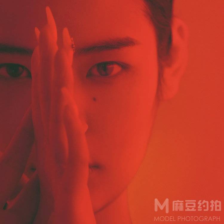 情绪模特