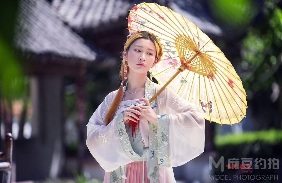 汉服模特
