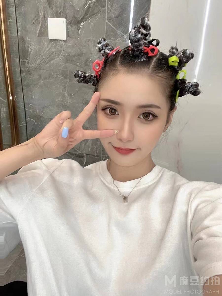 妆容模特