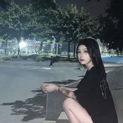 黑白模特