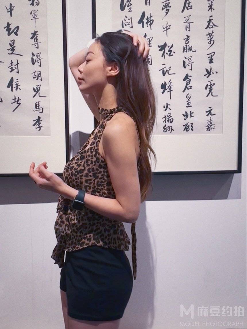 情绪模特