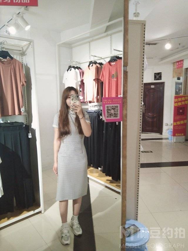 校园模特