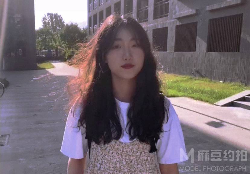 校园模特