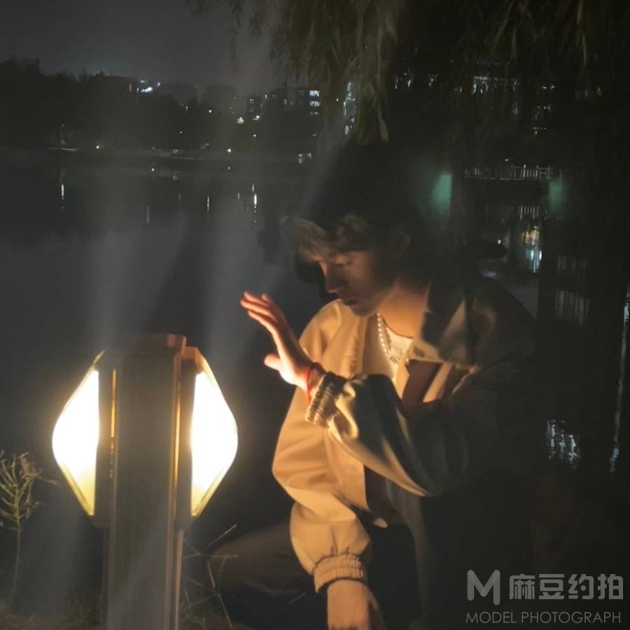 夜景模特