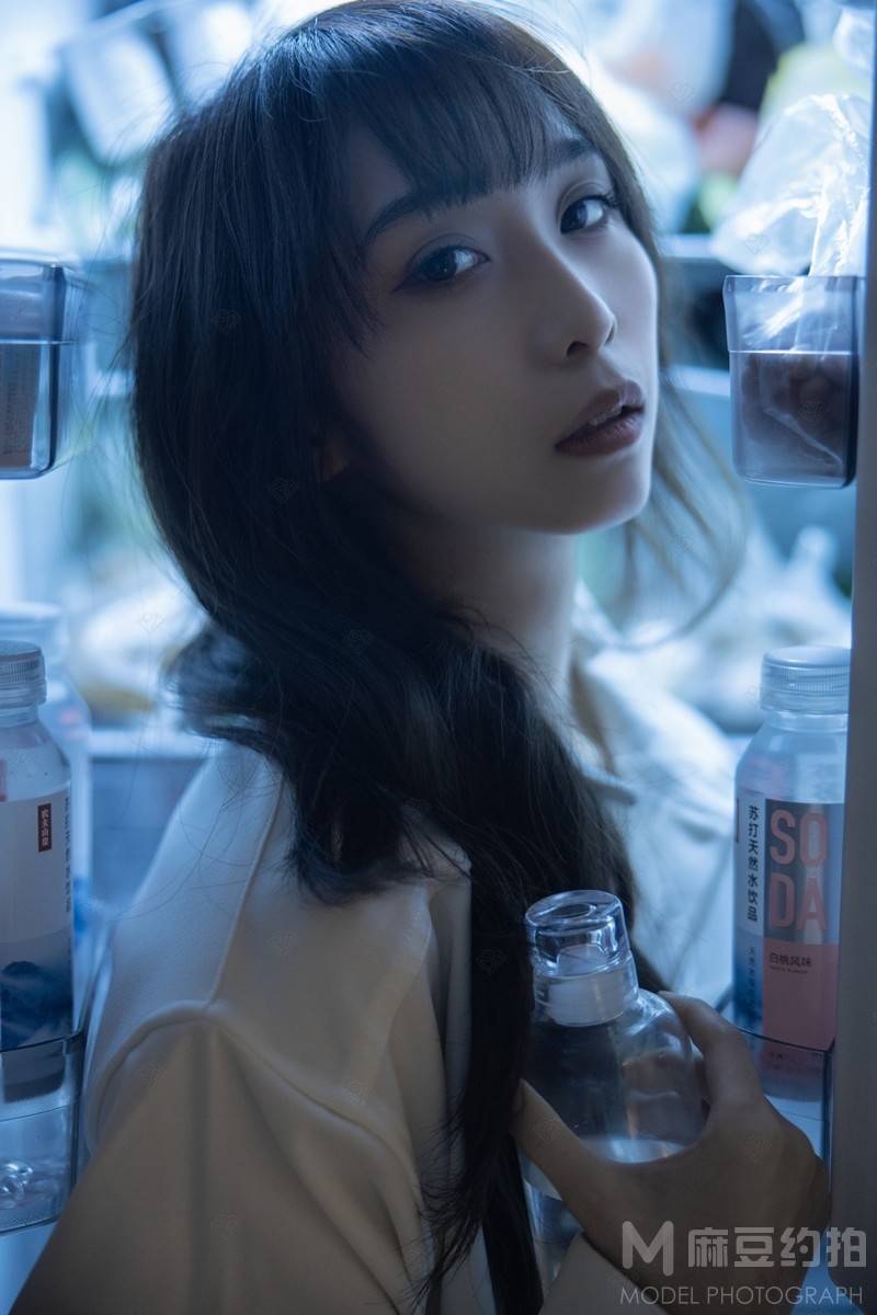 黑白模特
