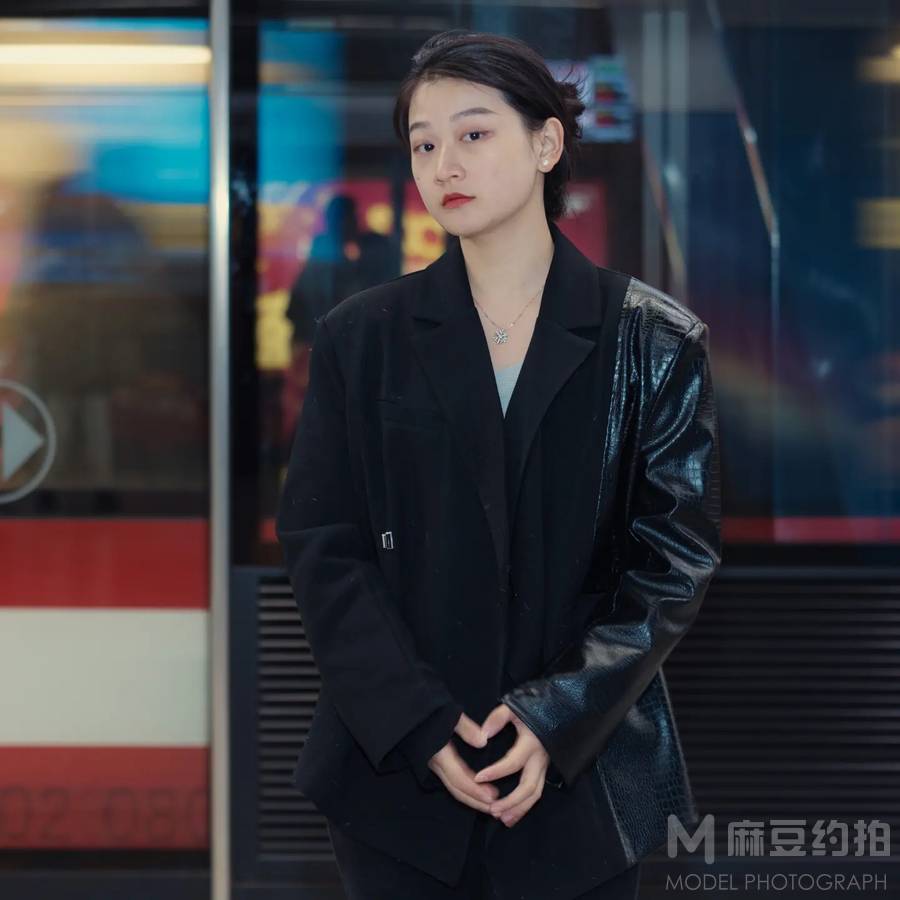情绪模特