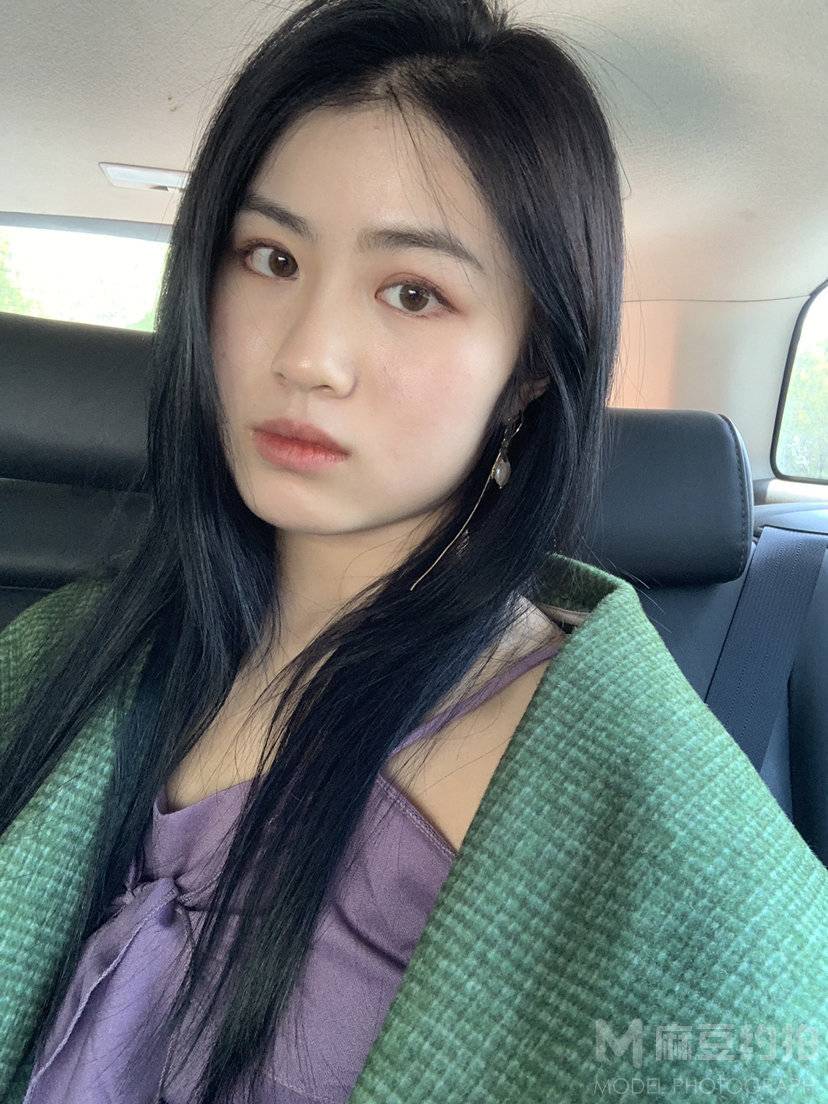 黑白模特