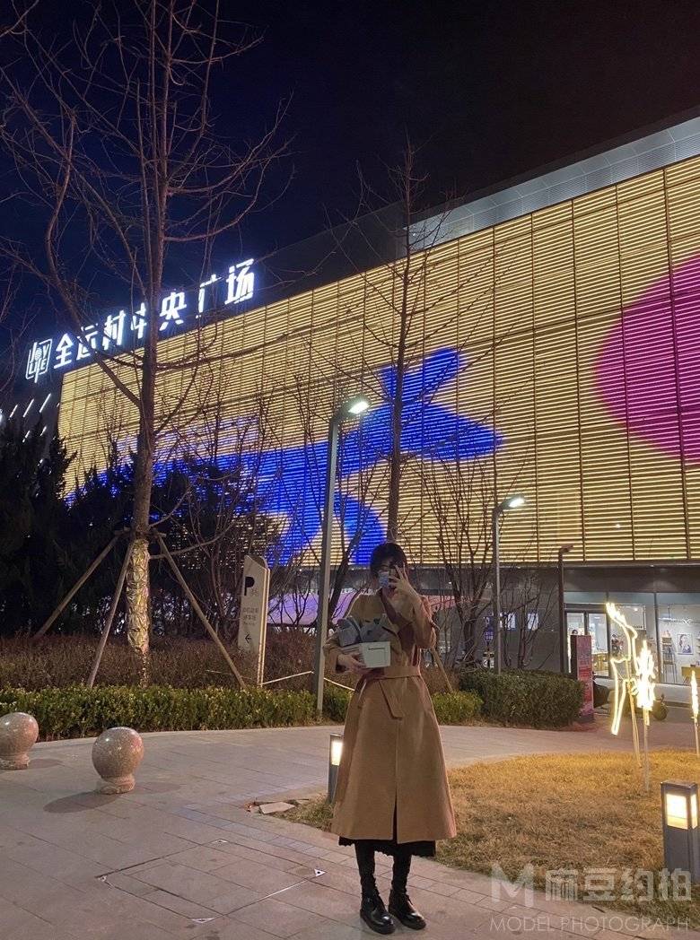 校园模特