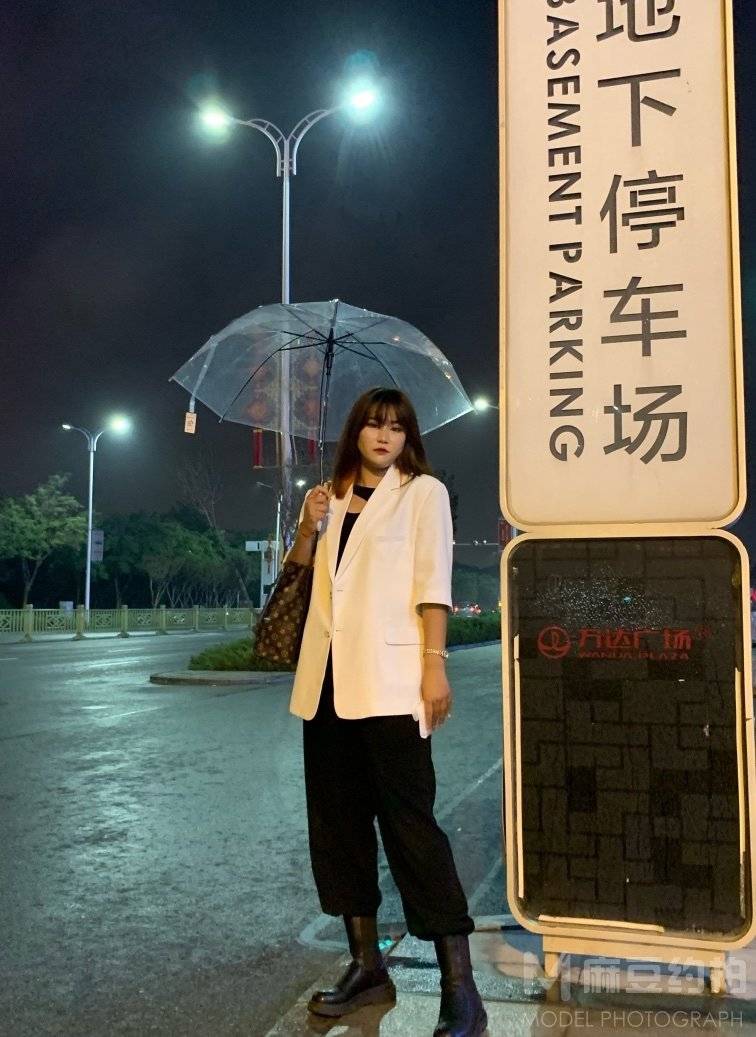 黑白模特