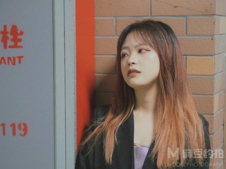 情绪模特