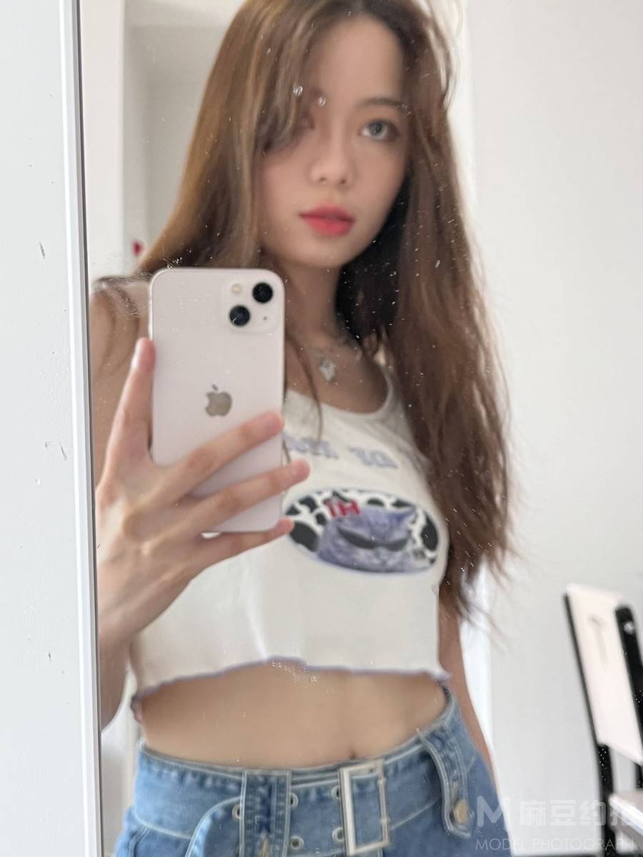 宝丽来模特