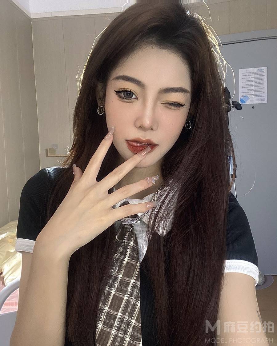 妆容模特